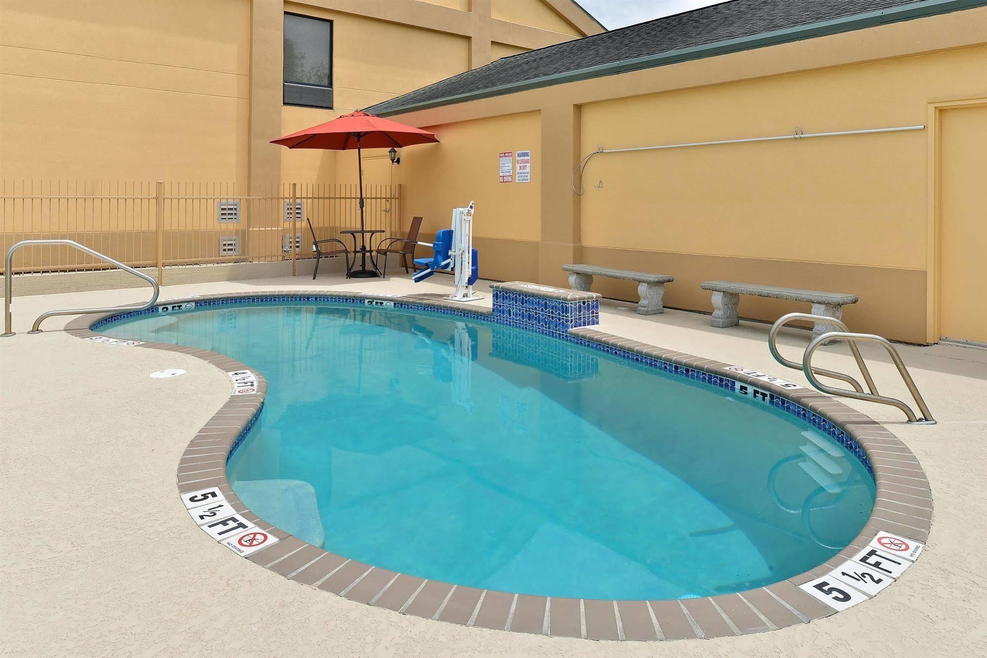 Executive Inn & Suites Breaux Bridge, La Kültér fotó